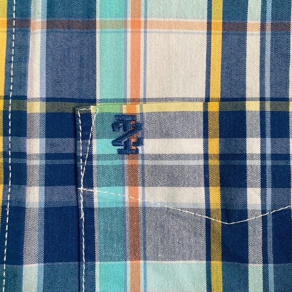 Boys size 8 Izod plaid short sleeved quality button down shirt - Picture 4 of 8